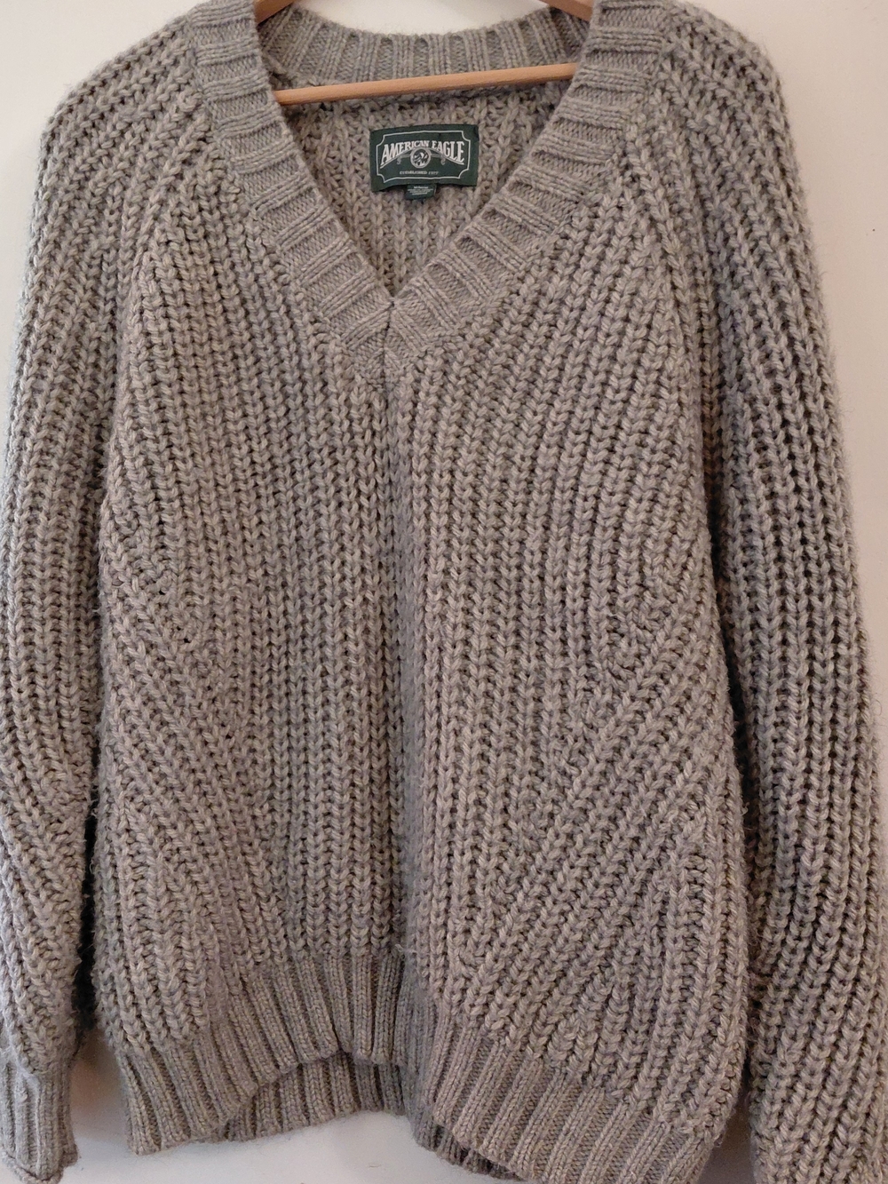 American Eagle Chunky Knit V-Neck Sweater Size M Oversized Slouchy Sage Green